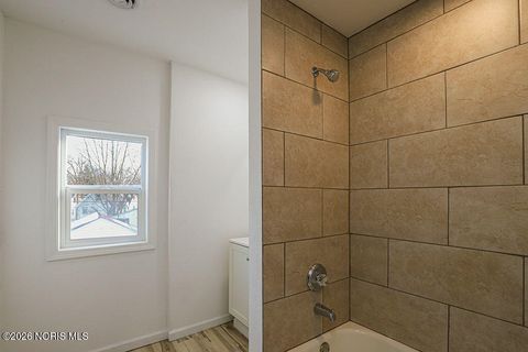 Tiny photo for 2121 Airport Highway, Toledo, OH 43609 (MLS # 10002705)