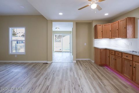 Tiny photo for 2121 Airport Highway, Toledo, OH 43609 (MLS # 10002705)