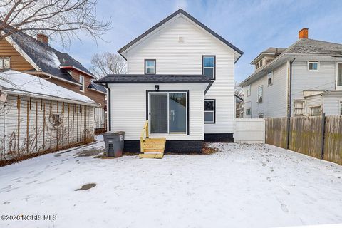 Tiny photo for 2121 Airport Highway, Toledo, OH 43609 (MLS # 10002705)