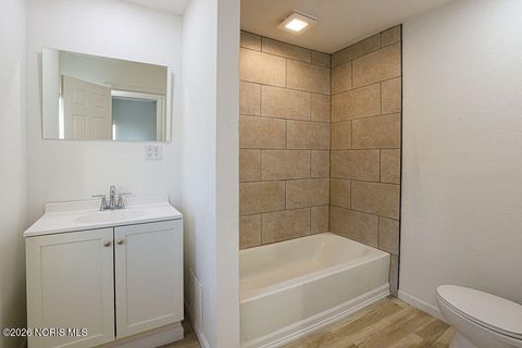 Tiny photo for 2121 Airport Highway, Toledo, OH 43609 (MLS # 10002705)