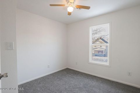 Tiny photo for 2121 Airport Highway, Toledo, OH 43609 (MLS # 10002705)