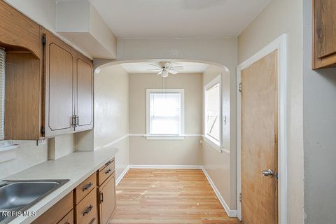 Tiny photo for 3340 Upton Avenue, Toledo, OH 43613 (MLS # 10008627)