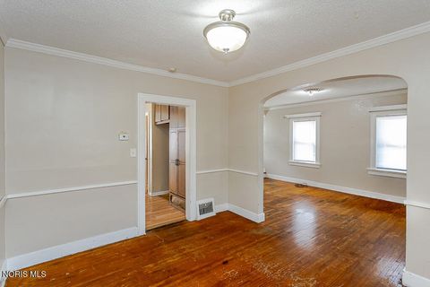Tiny photo for 3340 Upton Avenue, Toledo, OH 43613 (MLS # 10008627)