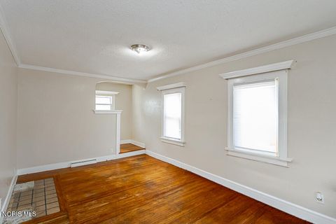 Tiny photo for 3340 Upton Avenue, Toledo, OH 43613 (MLS # 10008627)