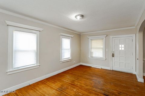 Tiny photo for 3340 Upton Avenue, Toledo, OH 43613 (MLS # 10008627)