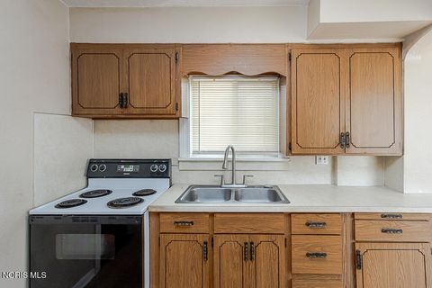 Tiny photo for 3340 Upton Avenue, Toledo, OH 43613 (MLS # 10008627)