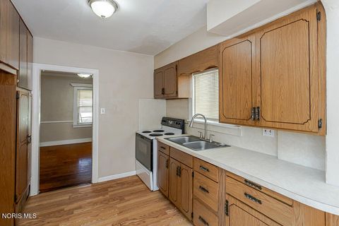 Tiny photo for 3340 Upton Avenue, Toledo, OH 43613 (MLS # 10008627)