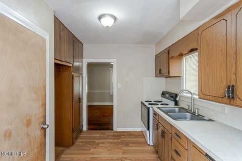 Tiny photo for 3340 Upton Avenue, Toledo, OH 43613 (MLS # 10008627)