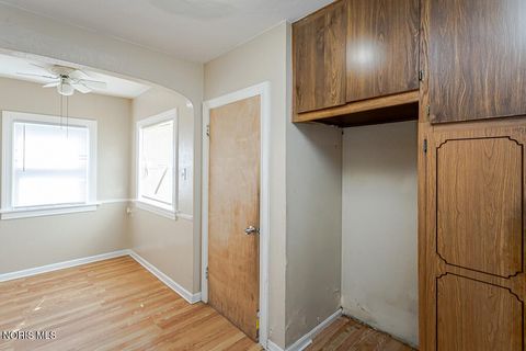 Tiny photo for 3340 Upton Avenue, Toledo, OH 43613 (MLS # 10008627)