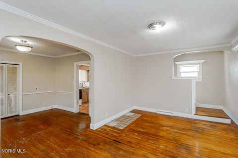 Tiny photo for 3340 Upton Avenue, Toledo, OH 43613 (MLS # 10008627)