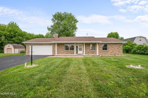 Homes For Sale - 8340 Monclova Road<br/> Lucas County, Monclova, OH 43542