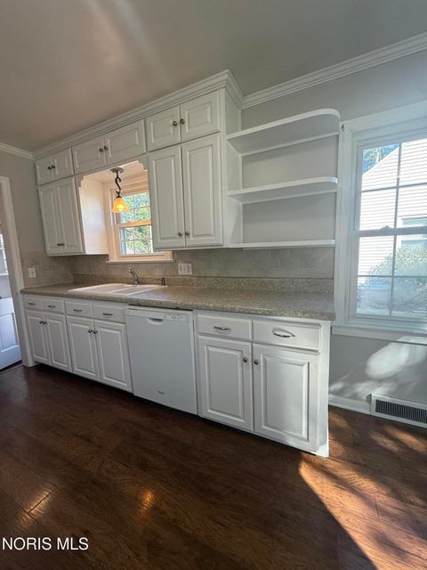 Tiny photo for 4114 S Detroit Avenue, Toledo, OH 43614 (MLS # 10013642)