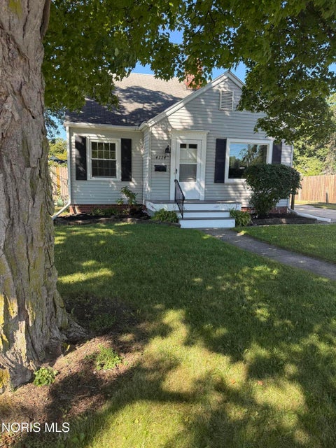 Tiny photo for 4114 S Detroit Avenue, Toledo, OH 43614 (MLS # 10013642)