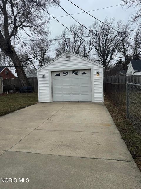Tiny photo for 2831 118th Street, Toledo, OH 43611 (MLS # 10004586)
