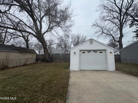 Tiny photo for 2831 118th Street, Toledo, OH 43611 (MLS # 10004586)