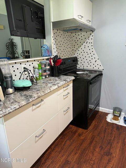 Tiny photo for 4515 W Bancroft Street #Apt 11, Toledo, OH 43615 (MLS # 10008240)
