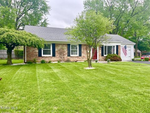 Photo of 60 Mount Vernon Court, Waterville, OH 43566 (MLS # 10006598)