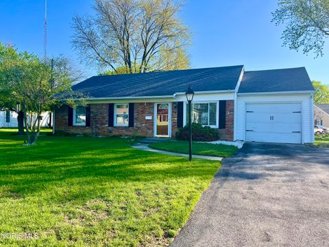 Photo of 60 Mount Vernon Court, Waterville, OH 43566 (MLS # 10006598)