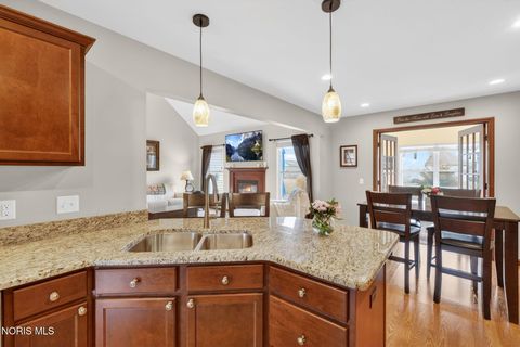 Tiny photo for 2805 Back Bay Dr, Maumee, OH 43537 (MLS # 10004771)