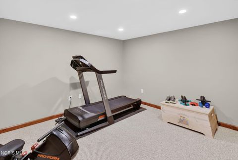 Tiny photo for 2805 Back Bay Dr, Maumee, OH 43537 (MLS # 10004771)