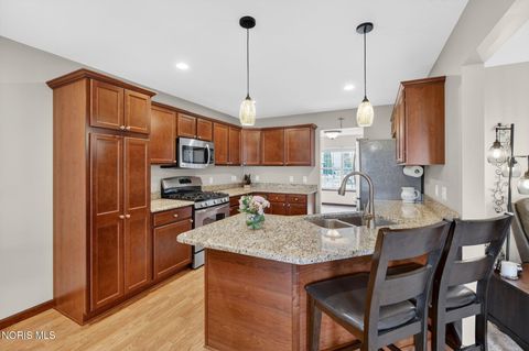 Tiny photo for 2805 Back Bay Dr, Maumee, OH 43537 (MLS # 10004771)