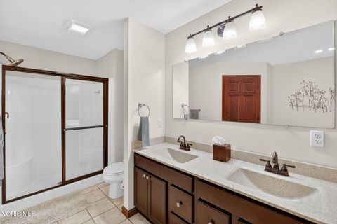 Tiny photo for 2805 Back Bay Dr, Maumee, OH 43537 (MLS # 10004771)