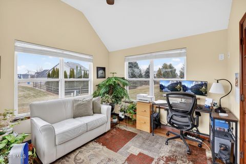 Tiny photo for 2805 Back Bay Dr, Maumee, OH 43537 (MLS # 10004771)