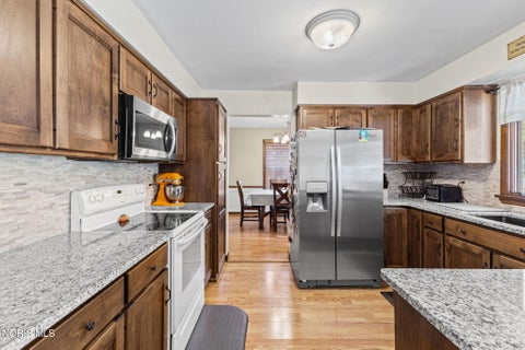 Tiny photo for 1517 Forester Drive, Oregon, OH 43616 (MLS # 10014417)