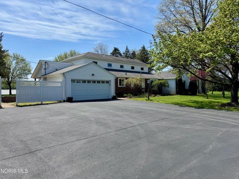 Photo of 707 Catherine Drive, Liberty Center, OH 43532 (MLS # 10006700)