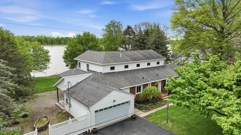 Photo of 707 Catherine Drive, Liberty Center, OH 43532 (MLS # 10006700)