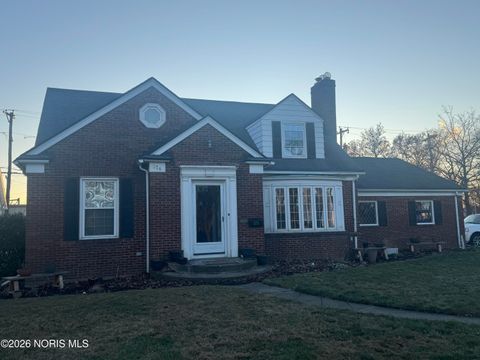 Photo of 674 Sylvandale Avenue, Oregon, OH 43616 (MLS # 10003109)