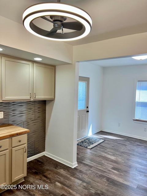 Tiny photo for 541 Oakdale Avenue, Toledo, OH 43605 (MLS # 10000456)