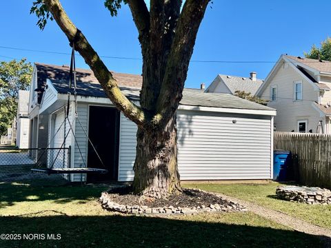Tiny photo for 541 Oakdale Avenue, Toledo, OH 43605 (MLS # 10000456)