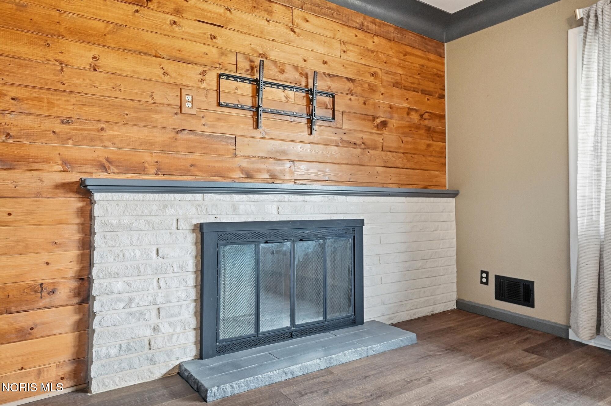 4843 Glen Oaks Drive