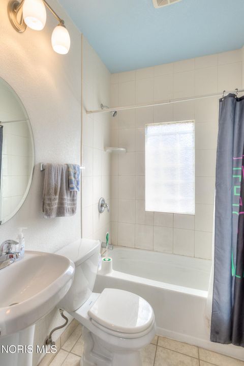 Tiny photo for 716 Ransom Street, Maumee, OH 43537 (MLS # 10004787)