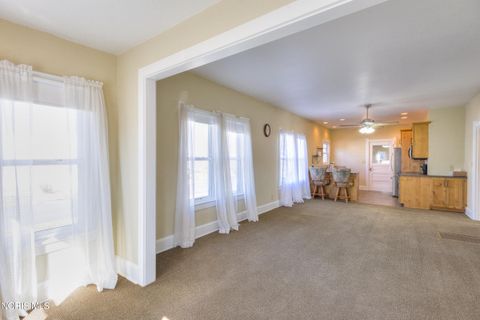 Tiny photo for 716 Ransom Street, Maumee, OH 43537 (MLS # 10004787)