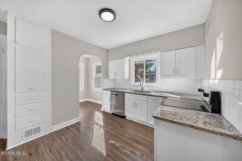 Tiny photo for 815 Liberty Street, Findlay, OH 45840 (MLS # 10014078)