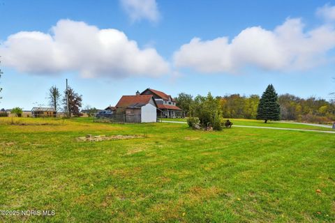 Tiny photo for 14473 Dirlam Road, Bowling Green, OH 43402 (MLS # 10000507)