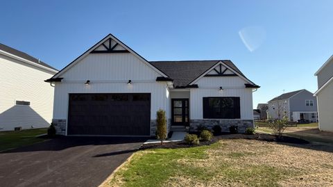 Photo of 721 W Ironwood Drive, Rossford, OH 43460 (MLS # 10000935)