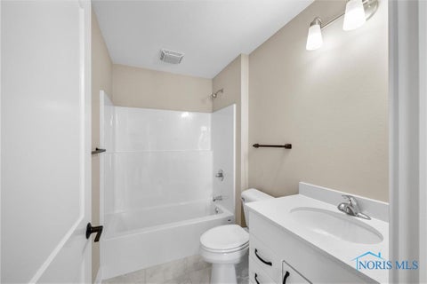 Tiny photo for 21 Shenandoah Circle, Sylvania, OH 43560 (MLS # 10012298)