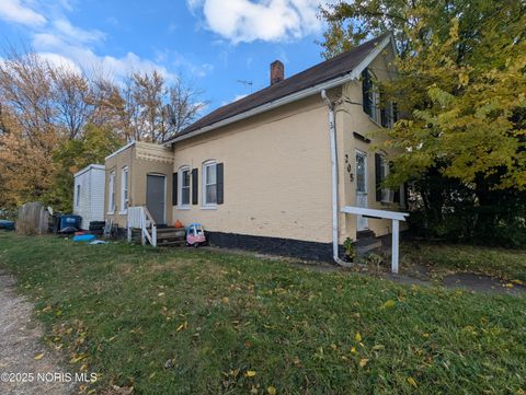 Photo of 205 Courtland Avenue, Toledo, OH 43609 (MLS # 10001242)