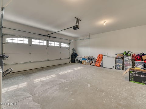 Tiny photo for 2015 Oakside Road, Toledo, OH 43615 (MLS # 10011754)