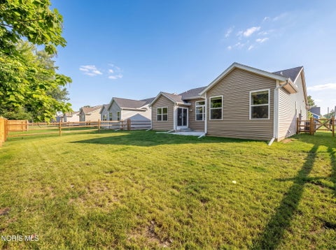 Tiny photo for 2015 Oakside Road, Toledo, OH 43615 (MLS # 10011754)