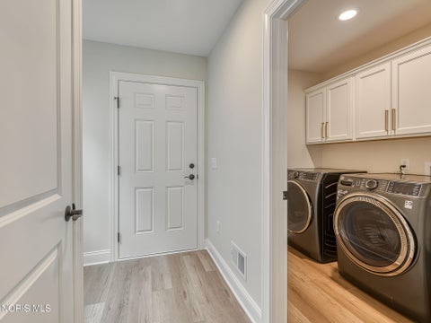 Tiny photo for 2015 Oakside Road, Toledo, OH 43615 (MLS # 10011754)
