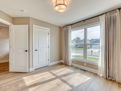Tiny photo for 2015 Oakside Road, Toledo, OH 43615 (MLS # 10011754)
