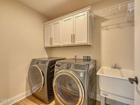 Tiny photo for 2015 Oakside Road, Toledo, OH 43615 (MLS # 10011754)