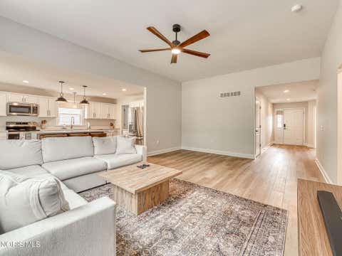 Tiny photo for 2015 Oakside Road, Toledo, OH 43615 (MLS # 10011754)