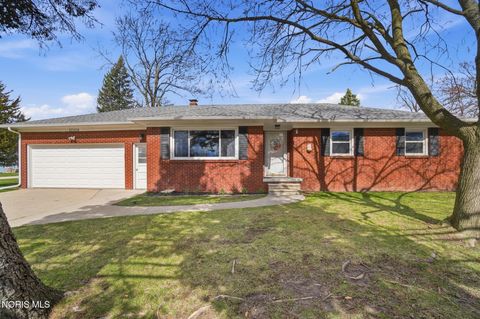 Photo of 10106 Wyandot Place, Perrysburg, OH 43551 (MLS # 10004779)