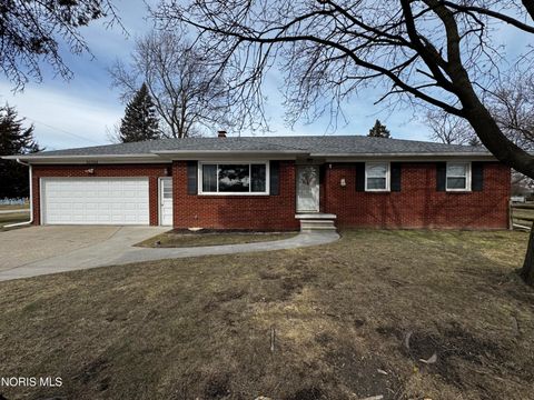 Photo of 10106 Wyandot Place, Perrysburg, OH 43551 (MLS # 10004779)