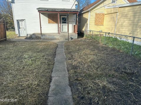 Tiny photo for 168 Dexter Street, Toledo, OH 43608 (MLS # 10006019)